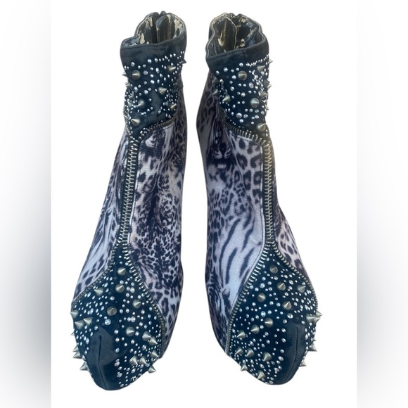 Italina Dolls Kill Tiger Print with Jewels platform boots SZ 8.5 - Picture 4 of 10